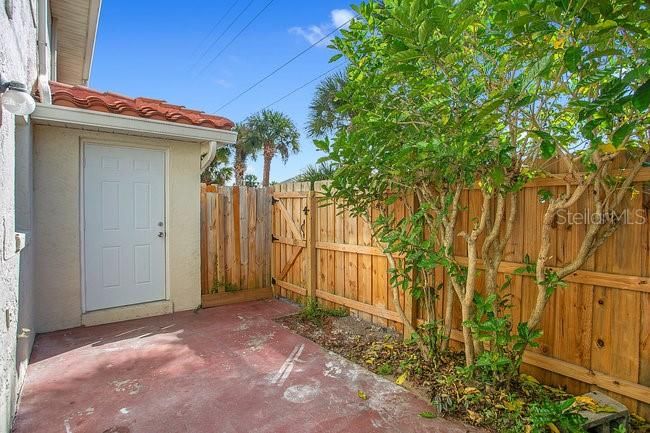 Active With Contract: $219,000 (3 beds, 2 baths, 1307 Square Feet)