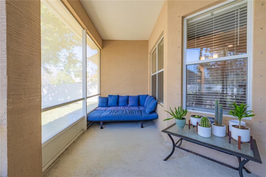 Activo con contrato: $359,900 (3 camas, 2 baños, 1958 Pies cuadrados)