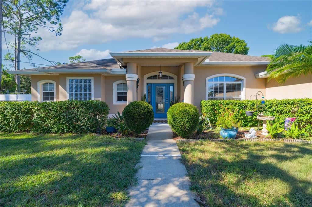 Activo con contrato: $359,900 (3 camas, 2 baños, 1958 Pies cuadrados)