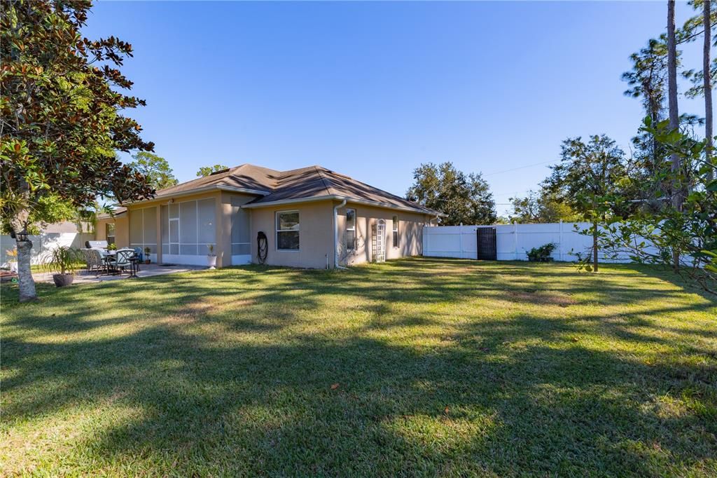 Activo con contrato: $359,900 (3 camas, 2 baños, 1958 Pies cuadrados)