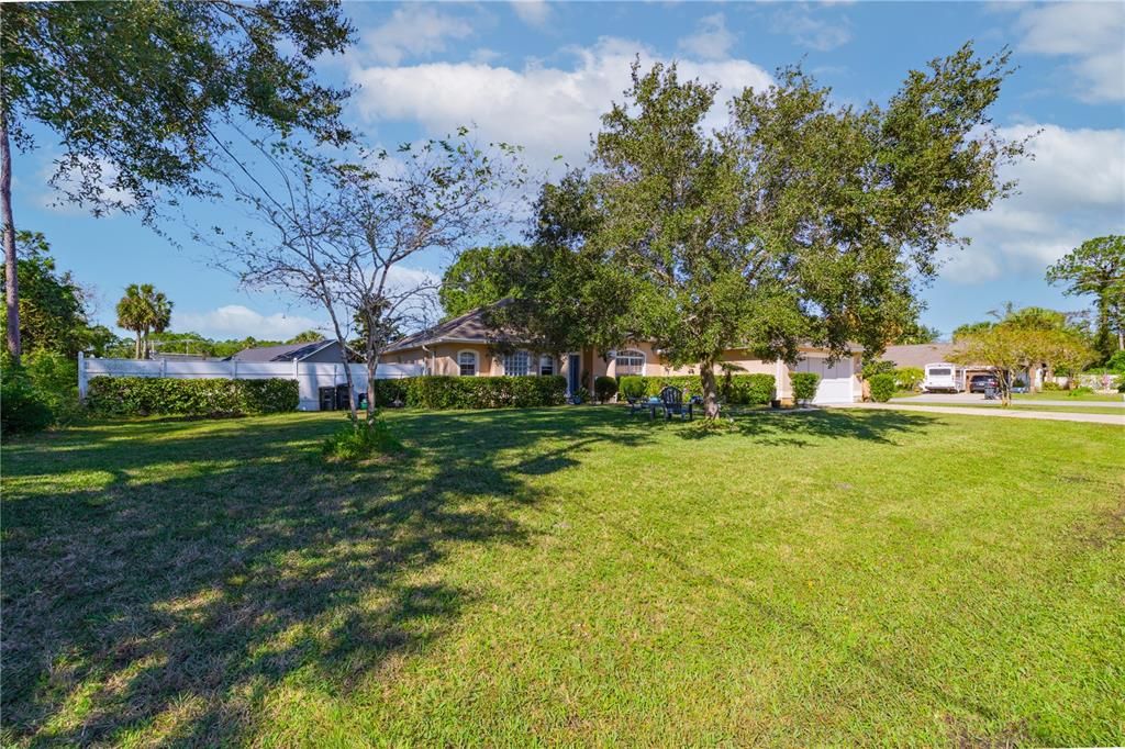 Activo con contrato: $359,900 (3 camas, 2 baños, 1958 Pies cuadrados)