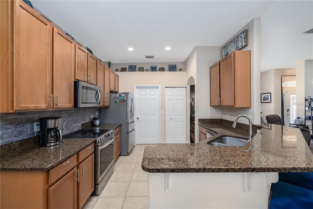 Activo con contrato: $359,900 (3 camas, 2 baños, 1958 Pies cuadrados)