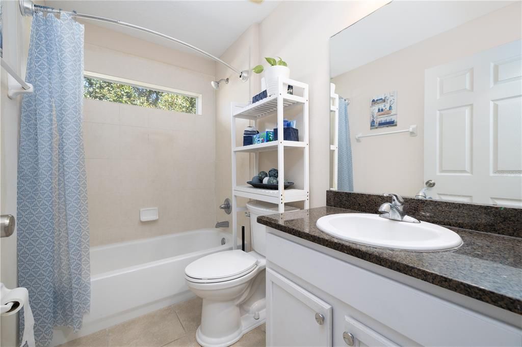 Activo con contrato: $359,900 (3 camas, 2 baños, 1958 Pies cuadrados)