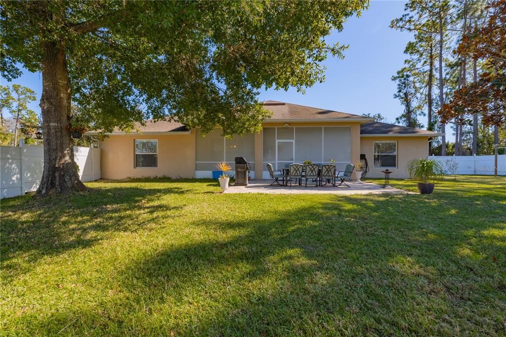 Activo con contrato: $359,900 (3 camas, 2 baños, 1958 Pies cuadrados)