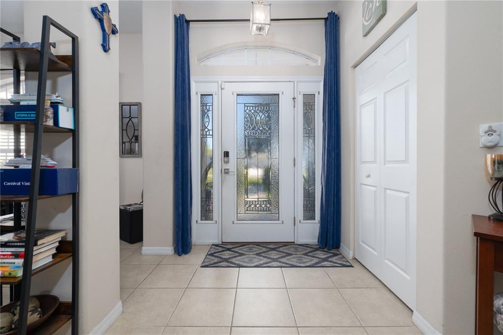 Activo con contrato: $359,900 (3 camas, 2 baños, 1958 Pies cuadrados)