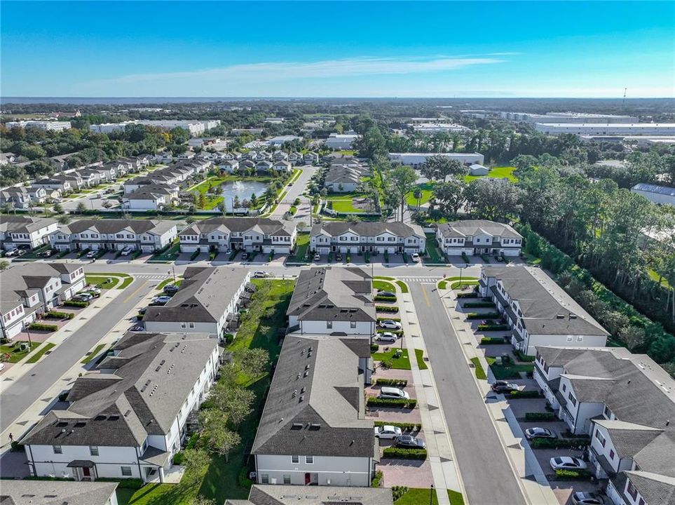 Под контрактом: $319,900 (3 спален, 2 ванн, 1490 Квадратных фут)