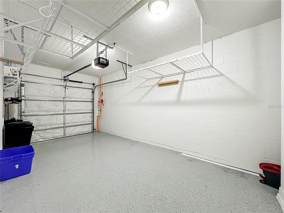 Под контрактом: $319,900 (3 спален, 2 ванн, 1490 Квадратных фут)