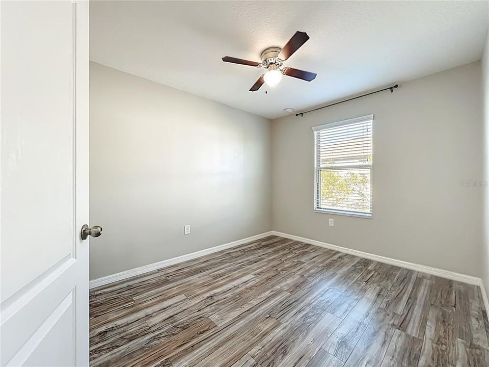 Под контрактом: $319,900 (3 спален, 2 ванн, 1490 Квадратных фут)