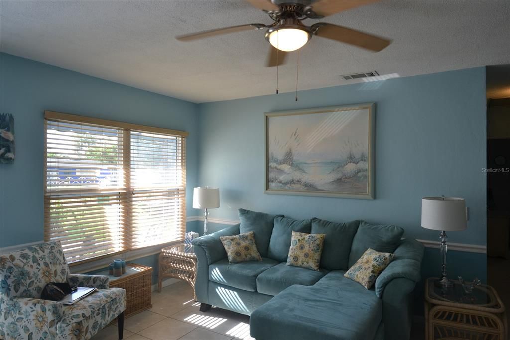 В аренду: $3,500 (3 спален, 2 ванн, 1376 Квадратных фут)