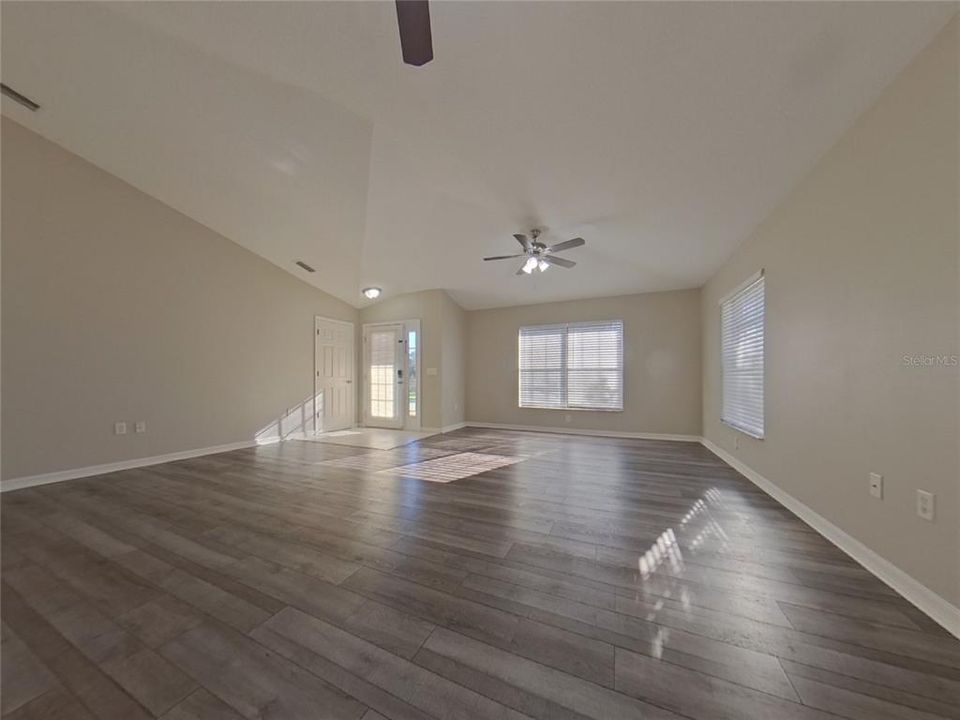 For Rent: $1,889 (3 beds, 2 baths, 1447 Square Feet)