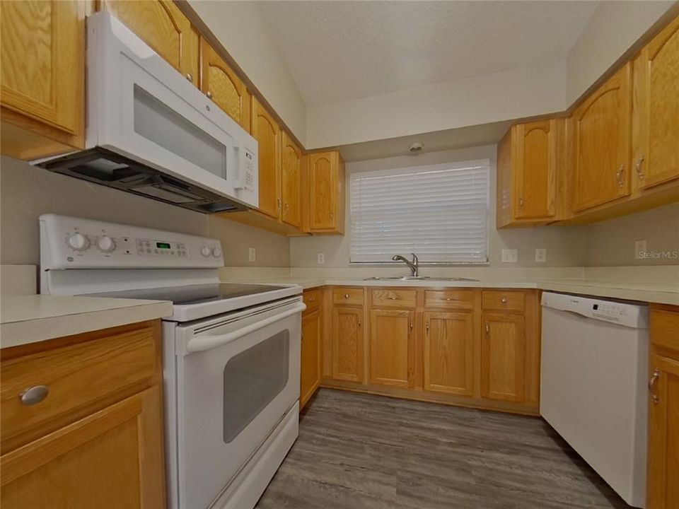 For Rent: $1,889 (3 beds, 2 baths, 1447 Square Feet)