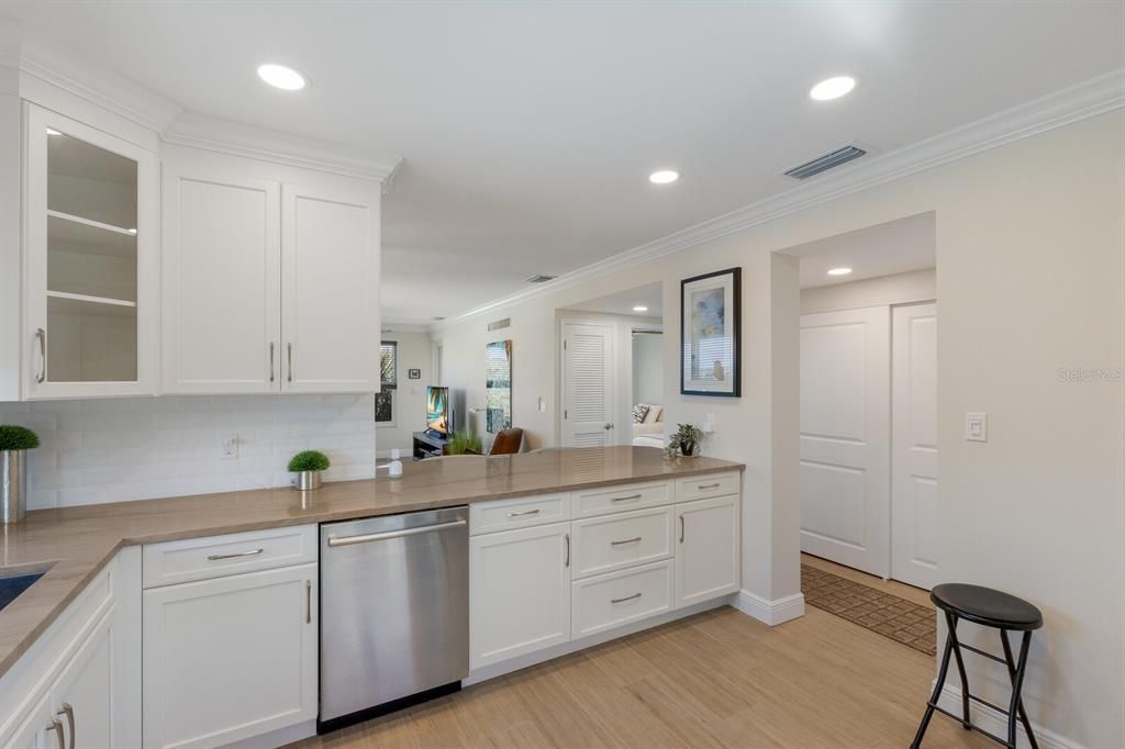 For Sale: $650,000 (2 beds, 2 baths, 1316 Square Feet)