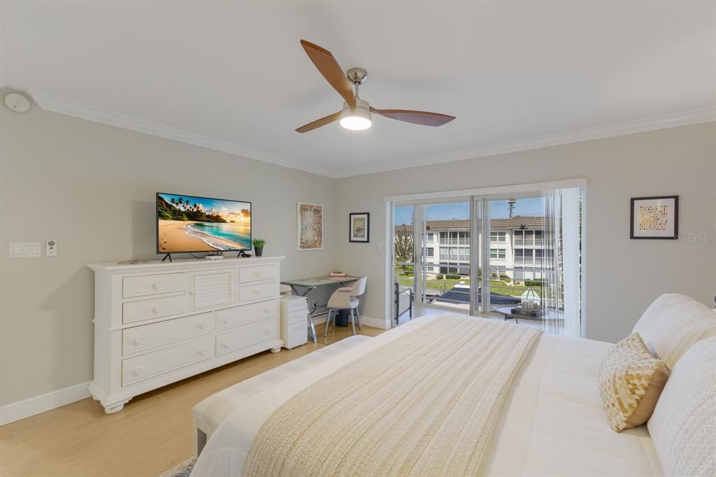 For Sale: $650,000 (2 beds, 2 baths, 1316 Square Feet)