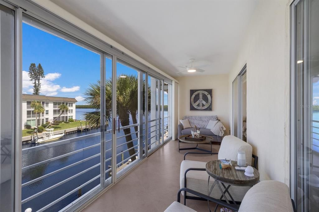 For Sale: $650,000 (2 beds, 2 baths, 1316 Square Feet)