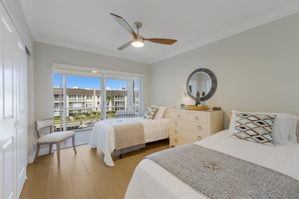 For Sale: $650,000 (2 beds, 2 baths, 1316 Square Feet)