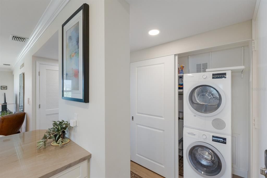 For Sale: $650,000 (2 beds, 2 baths, 1316 Square Feet)