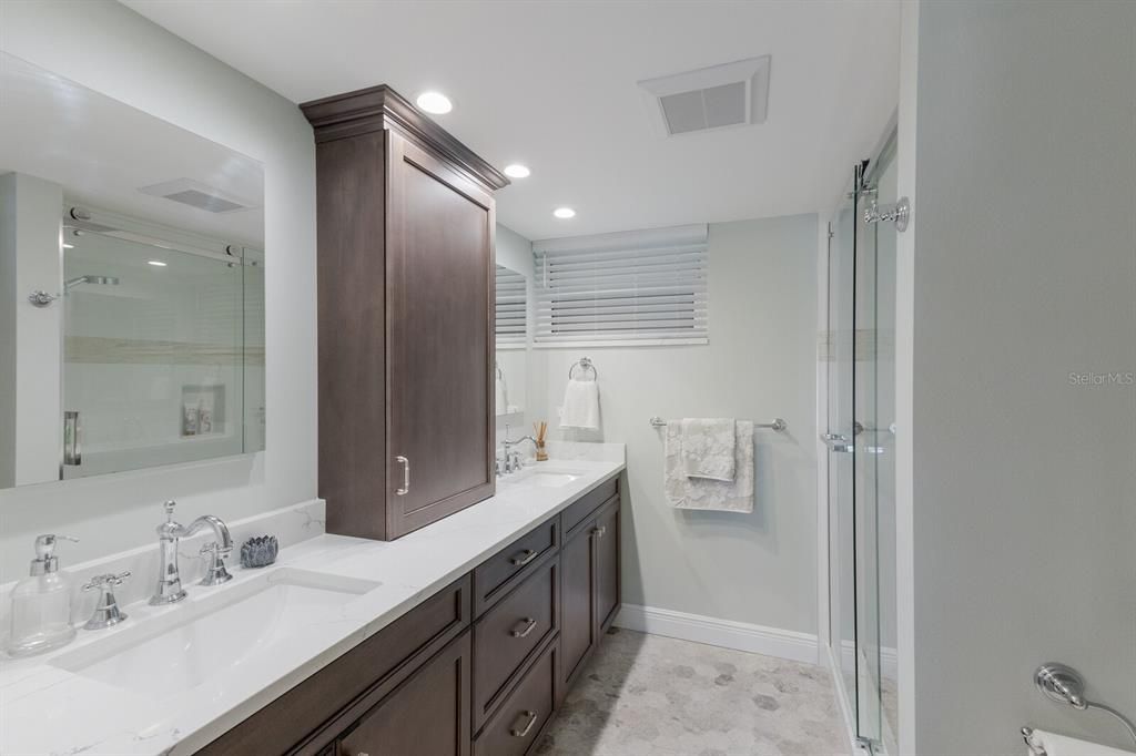 For Sale: $650,000 (2 beds, 2 baths, 1316 Square Feet)