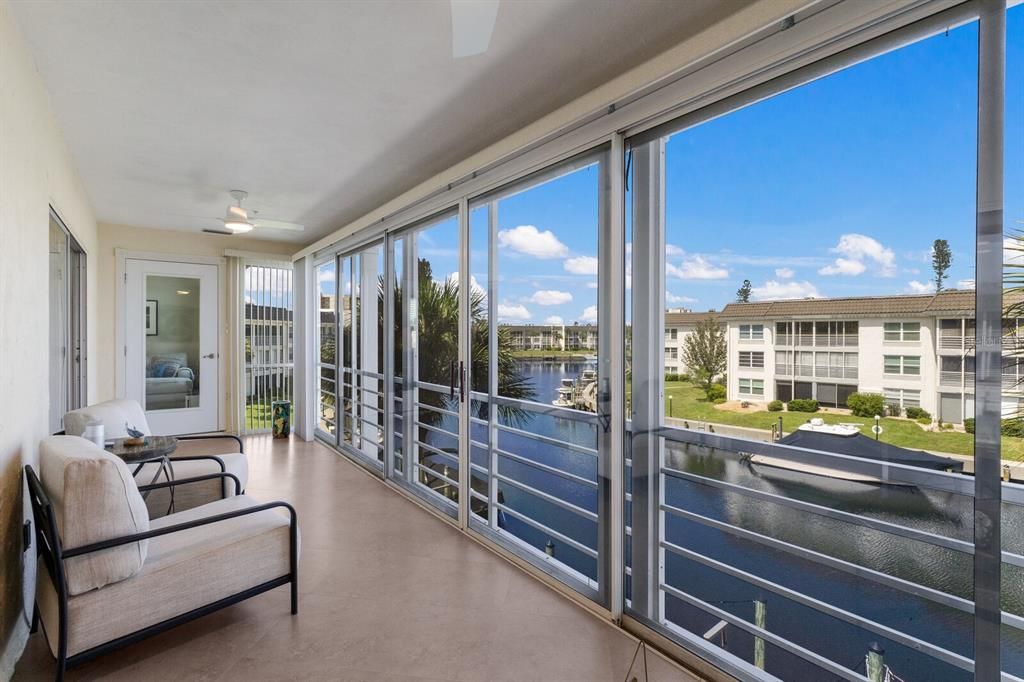 For Sale: $650,000 (2 beds, 2 baths, 1316 Square Feet)