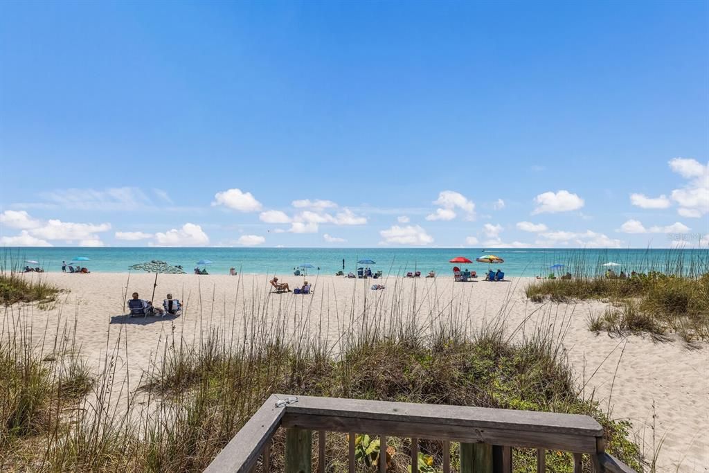 For Sale: $650,000 (2 beds, 2 baths, 1316 Square Feet)