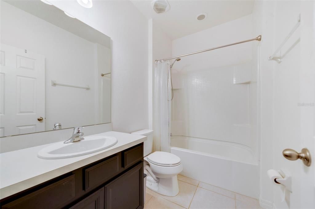 На продажу: $305,000 (3 спален, 2 ванн, 1627 Квадратных фут)