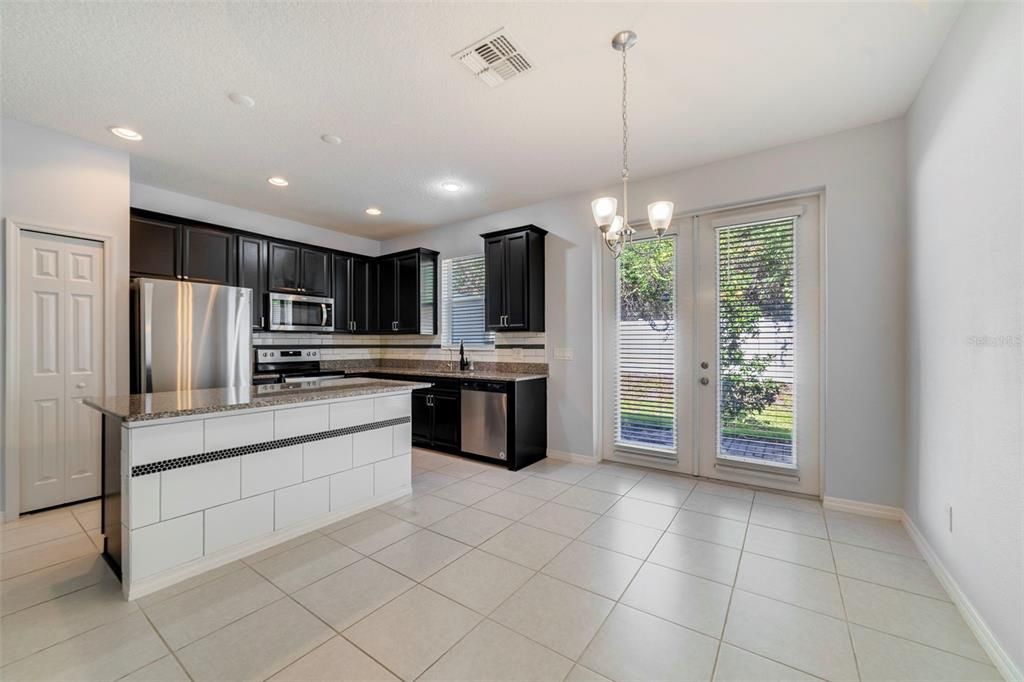 На продажу: $305,000 (3 спален, 2 ванн, 1627 Квадратных фут)