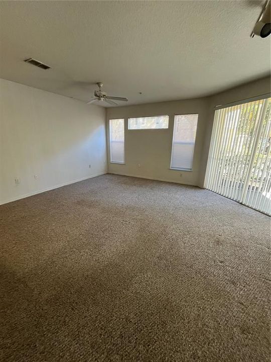 出租: $1,550 (2 贝兹, 2 浴室, 1111 平方英尺)