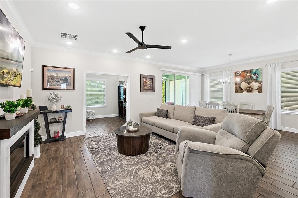 For Sale: $424,000 (3 beds, 2 baths, 2001 Square Feet)