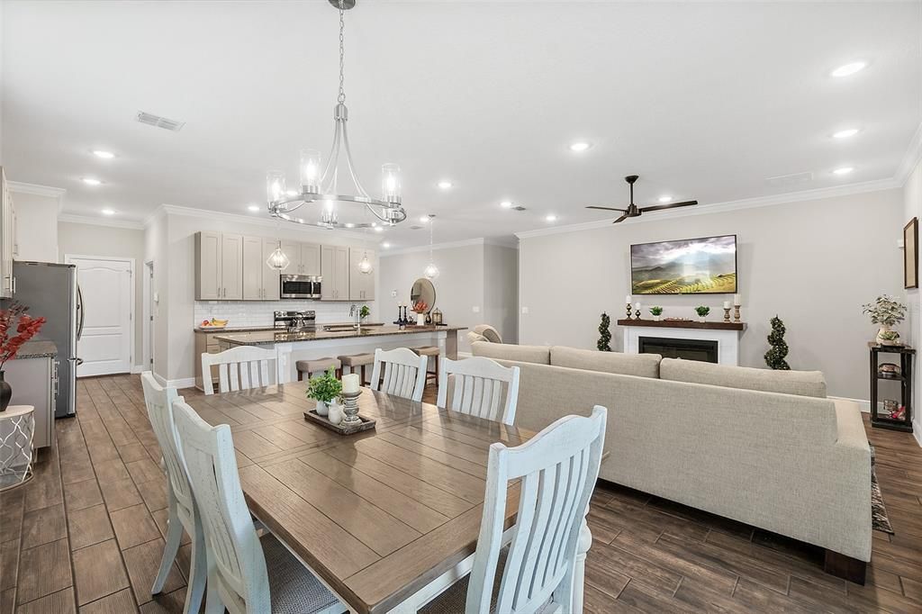 For Sale: $424,000 (3 beds, 2 baths, 2001 Square Feet)