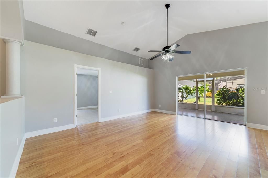 For Sale: $289,000 (3 beds, 2 baths, 1768 Square Feet)