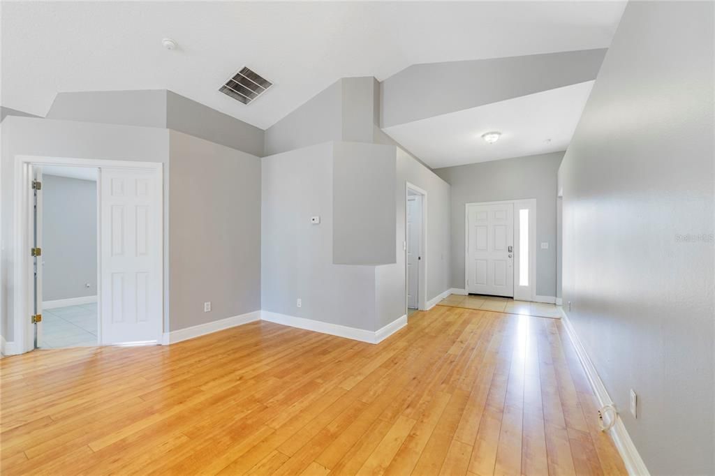 For Sale: $289,000 (3 beds, 2 baths, 1768 Square Feet)