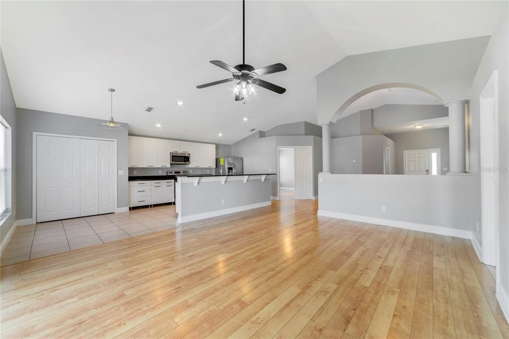 For Sale: $289,000 (3 beds, 2 baths, 1768 Square Feet)