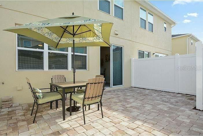 For Sale: $400,000 (4 beds, 3 baths, 1637 Square Feet)