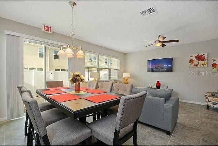 For Sale: $400,000 (4 beds, 3 baths, 1637 Square Feet)