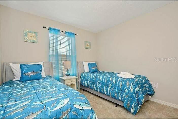 For Sale: $400,000 (4 beds, 3 baths, 1637 Square Feet)