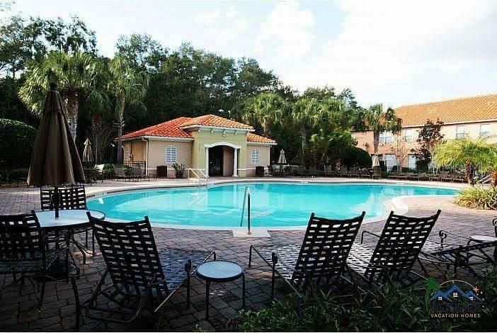 For Sale: $400,000 (4 beds, 3 baths, 1637 Square Feet)