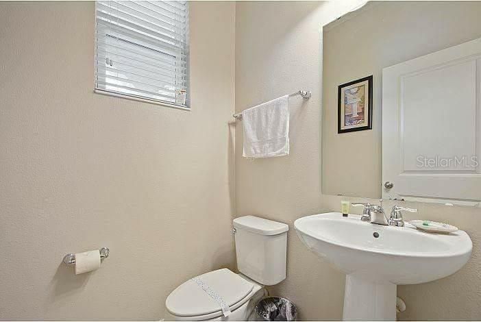 For Sale: $400,000 (4 beds, 3 baths, 1637 Square Feet)