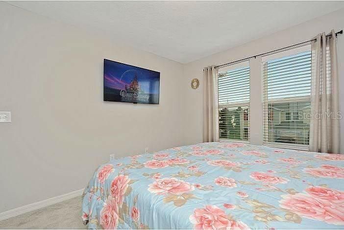 For Sale: $400,000 (4 beds, 3 baths, 1637 Square Feet)