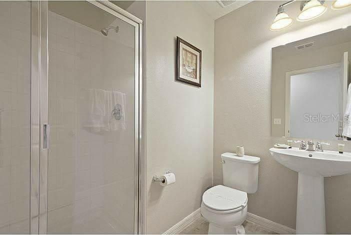 For Sale: $400,000 (4 beds, 3 baths, 1637 Square Feet)