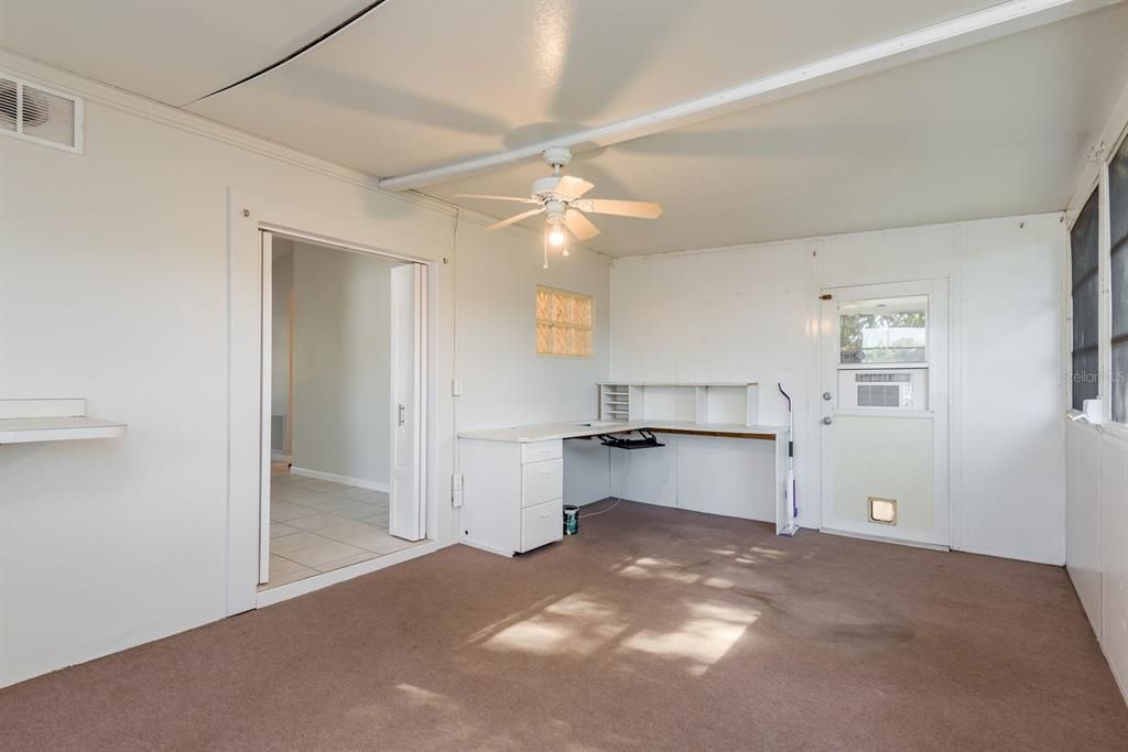 Active With Contract: $325,000 (3 beds, 1 baths, 1065 Square Feet)