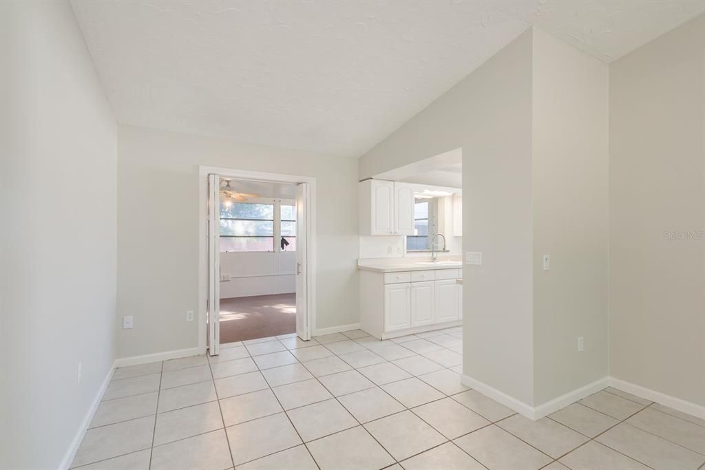 Active With Contract: $325,000 (3 beds, 1 baths, 1065 Square Feet)