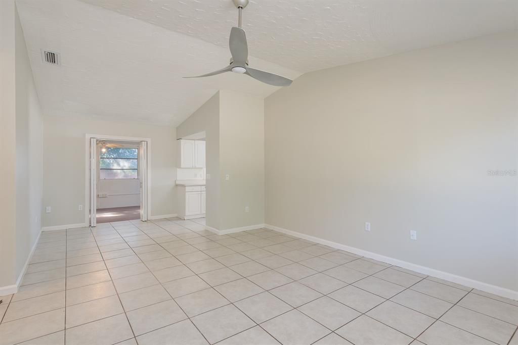 Active With Contract: $325,000 (3 beds, 1 baths, 1065 Square Feet)