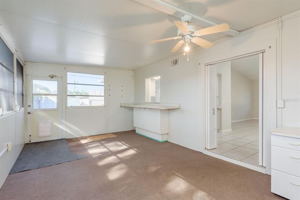 Active With Contract: $325,000 (3 beds, 1 baths, 1065 Square Feet)