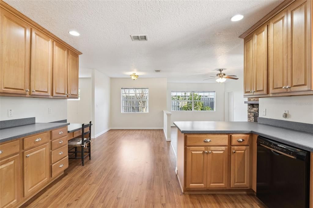 На продажу: $625,000 (3 спален, 2 ванн, 2162 Квадратных фут)