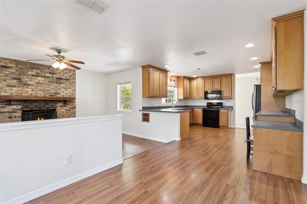 На продажу: $625,000 (3 спален, 2 ванн, 2162 Квадратных фут)