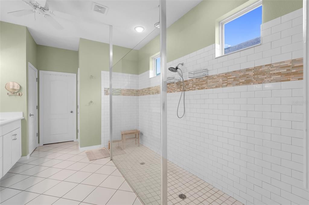 For Sale: $650,000 (3 beds, 3 baths, 2287 Square Feet)