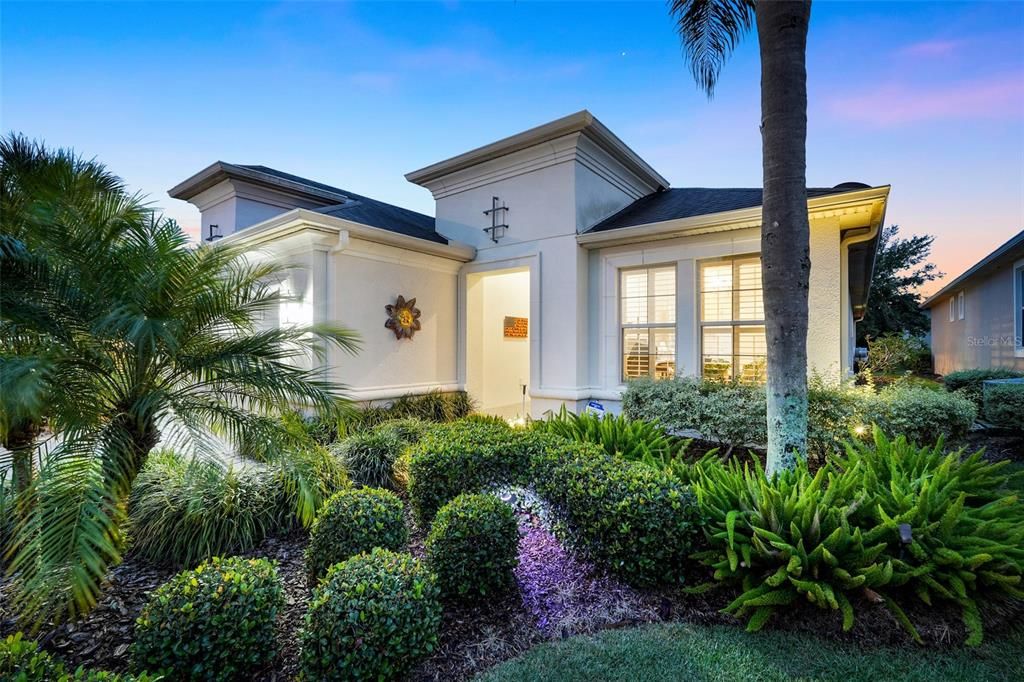 For Sale: $650,000 (3 beds, 3 baths, 2287 Square Feet)