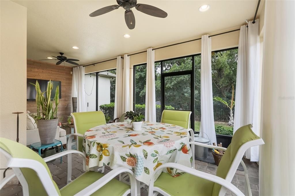 For Sale: $650,000 (3 beds, 3 baths, 2287 Square Feet)