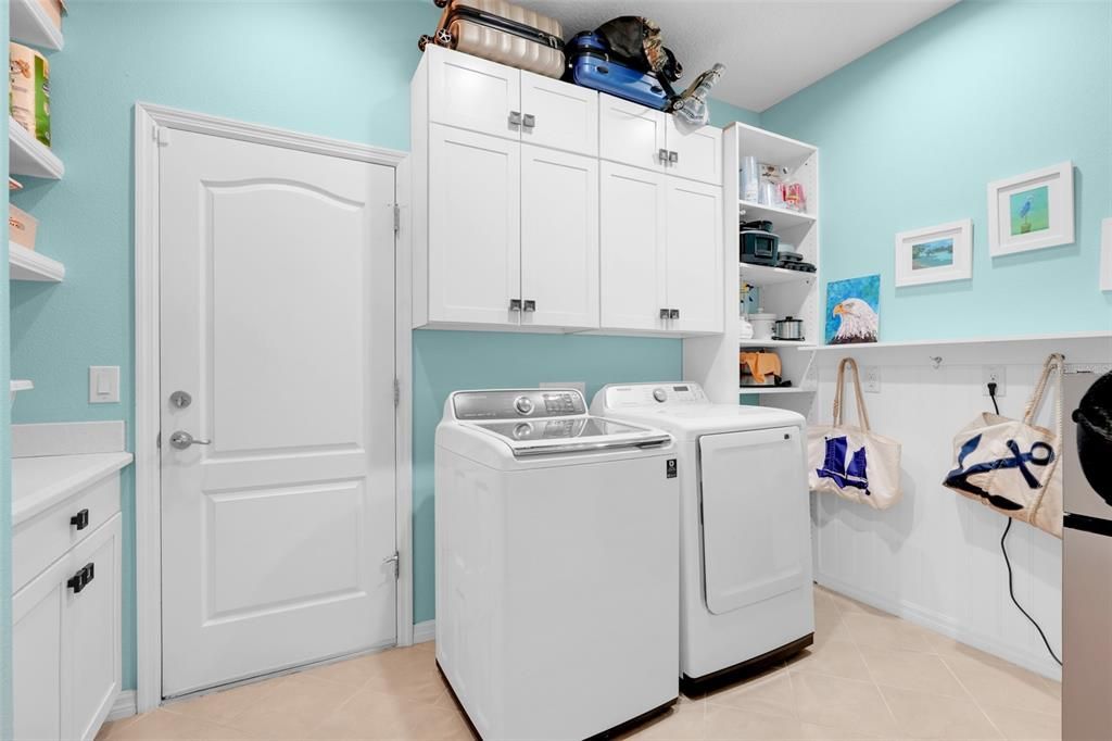 For Sale: $650,000 (3 beds, 3 baths, 2287 Square Feet)