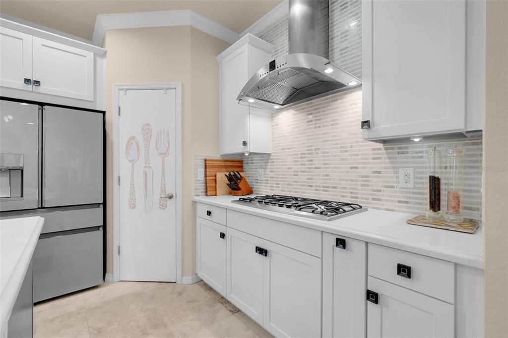 For Sale: $650,000 (3 beds, 3 baths, 2287 Square Feet)