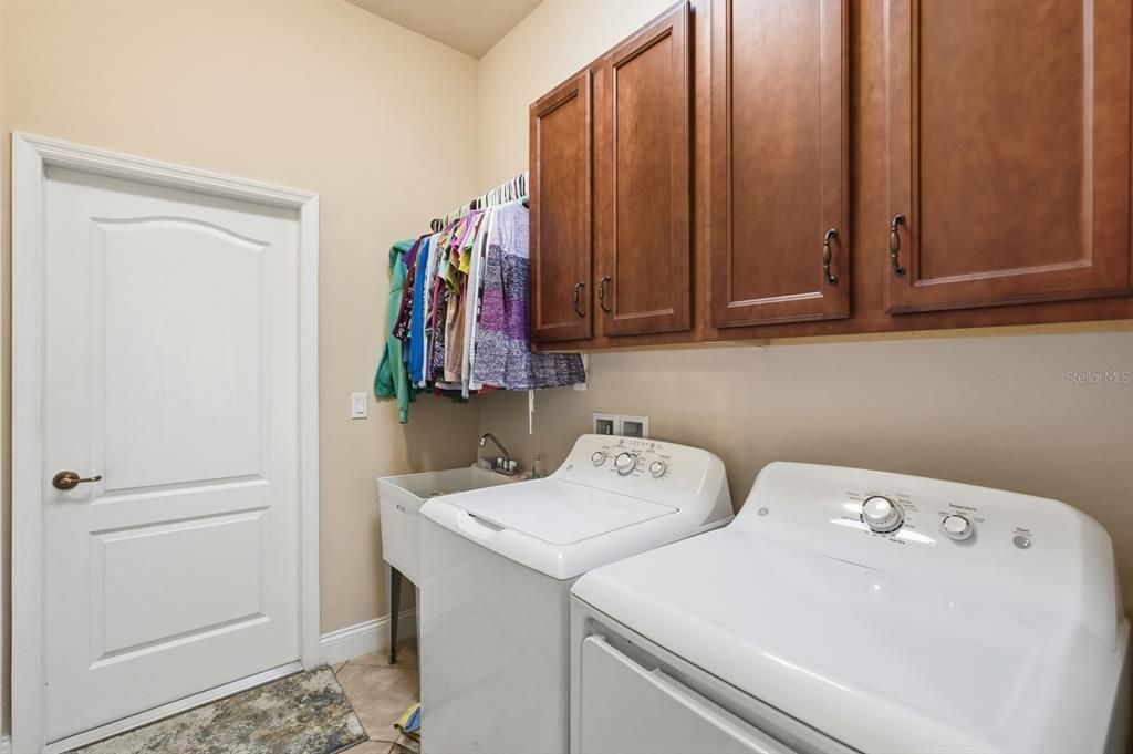 Active With Contract: $499,999 (3 beds, 2 baths, 1968 Square Feet)